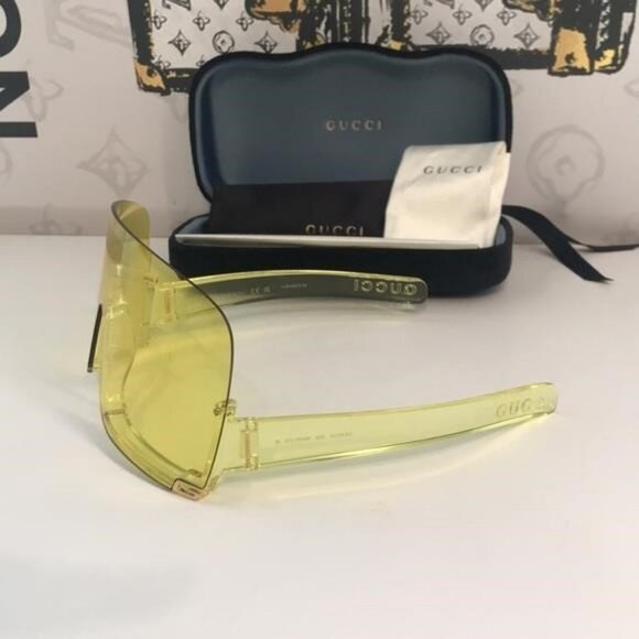 New Authentic Gucci GG1631S 009 Yellow Shield Sunglasses – Oversized Unisex - Picture 7 of 11